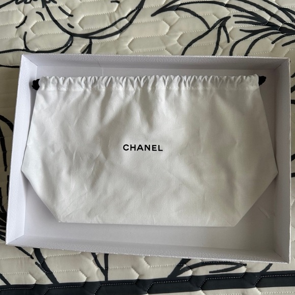 Chanel box - Picture 3 of 7